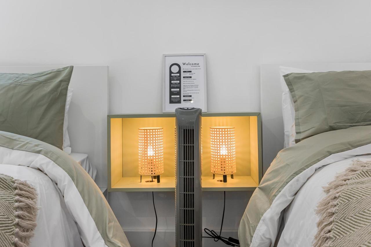 London Haven At Rutland House Apartment Илфорд Екстериор снимка