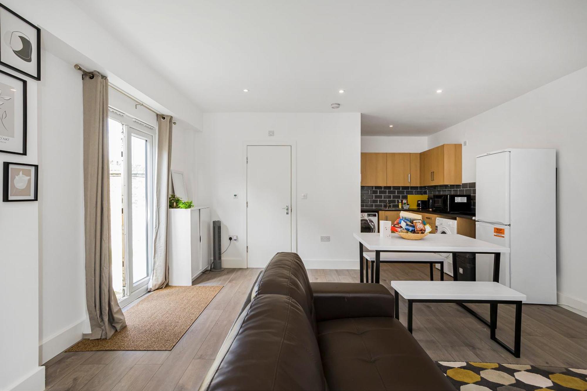 London Haven At Rutland House Apartment Илфорд Екстериор снимка